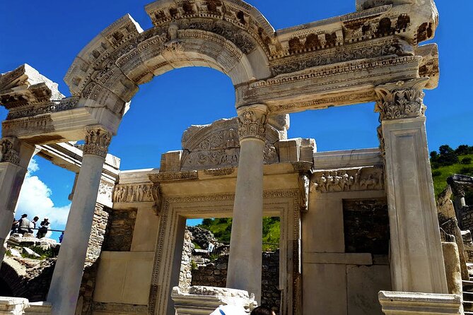 1 Day Ancient City Ephesus and House Virgin Mary Trip from Bodrum - Selçuk Lunch Break: Open Buffet Time, No-Fuss Fuel