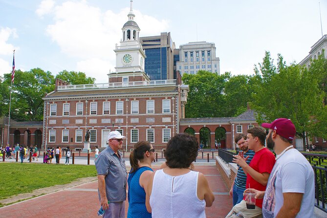 2.5 Hour Philadelphia History Tour with Washington War Tent Show - Signer’s Garden: the perfect warm-up for a tight Revolutionary route