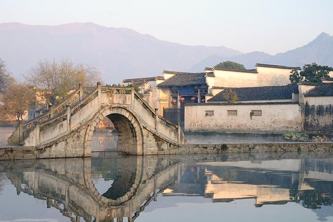 3-Day Yellow Mountains, Hongcun Village and Tunxi Ancient Street Private Tour - Day 2: Yungu Cable Car Up, Shixin Peak Views, Then Xihai Canyon Work