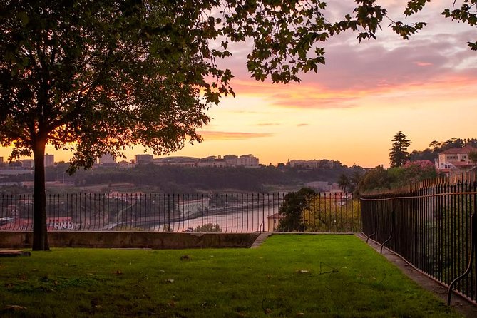 3-Hour Porto Jewish Heritage Walking Tour with Local Guide - Iglesia Paroquial de Nossa Senhora da Vitória: Another Stop, Another Layer