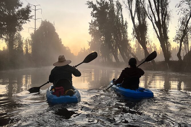 3 Hours of Kayaking at the Ancient Canals of Xochimilco - What to bring: layers, staying dry, and simple comfort
