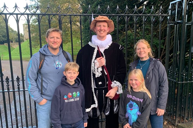 A Historical tour of Warwick with Queen Elizabeth's Secret Lover - Why this Warwick walk works: Robert Dudley in character