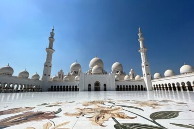 Abu Dhabi Tour Grand Mosque Emirates Palace Heritage Village - Inside Sheikh Zayed Grand Mosque: The Carpet and the White Scale