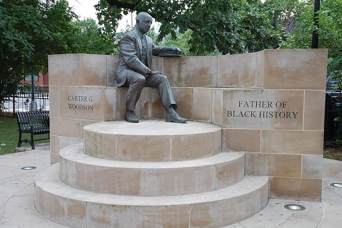 African American History Tour with Museum of African American History Ticket - Martin Luther King Jr. Memorial: read the wall before you take the photos