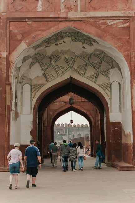 Agra Fort: Guided UNESCO Heritage Walking Tour - Shah Jahan, Aurangzeb, and Musamman Burj: the story behind the stone