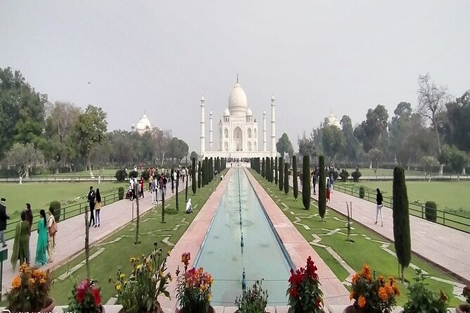Agra Old City Walking Tour, Private Heritage walking Guided Tour - Stop 2: Shri Mankameshwar Mandir, Shiva Worship in Daily Rhythm