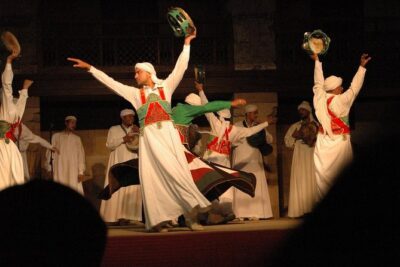 Al Tannoura Egyptian Dance Heritage Show at Wekalet El Ghouri - The 18:00 pickup and the 19:00 start: how the timing works in real life