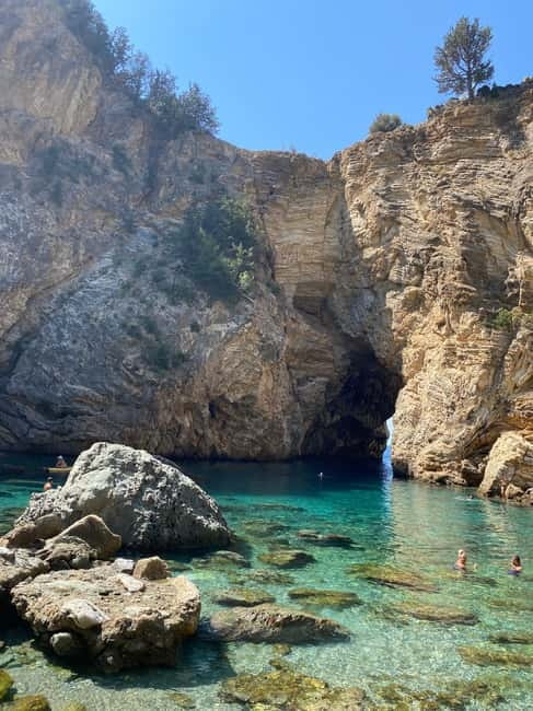 Alanya: Ancient Ruins & Hidden Coves of Gazipaşa w/ Cave - Guide style: why the day feels relaxed instead of chaotic