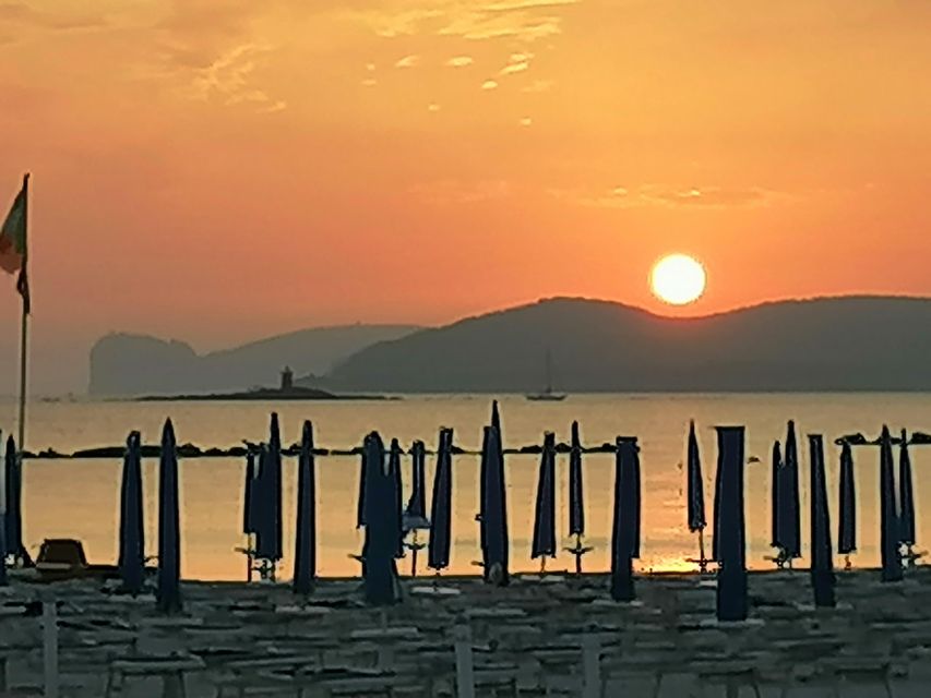 Alghero: walking tours around the ancient city - Entering Alghero through Porta Terra’s old gate