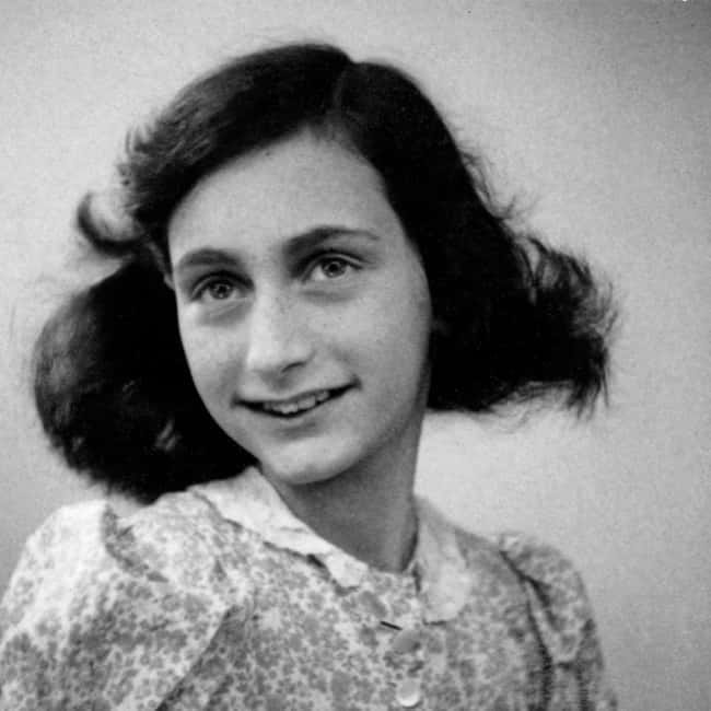 Amsterdam: Private Anne Frank and Jewish History Tour - Starting at the Portuguese Synagogue: setting the tone