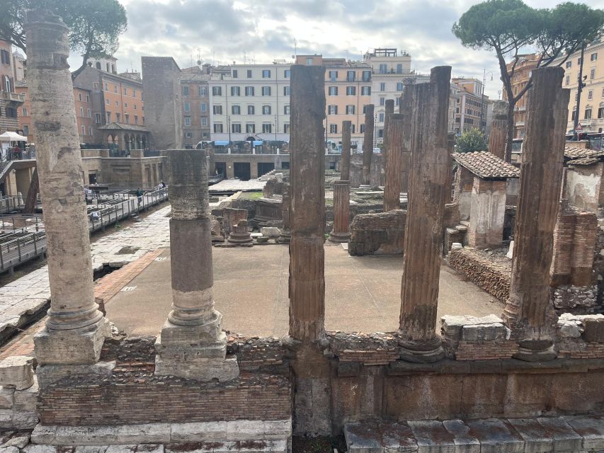 Ancient Rome: Archeological area Largo Argentina - Largo di Torre Argentina: Rome’s dark courtyard with the oldest bones