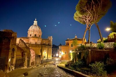 Ancient Rome at Dusk: Guided Walking Tour - Piazza del Colosseo meeting point and the small-group format
