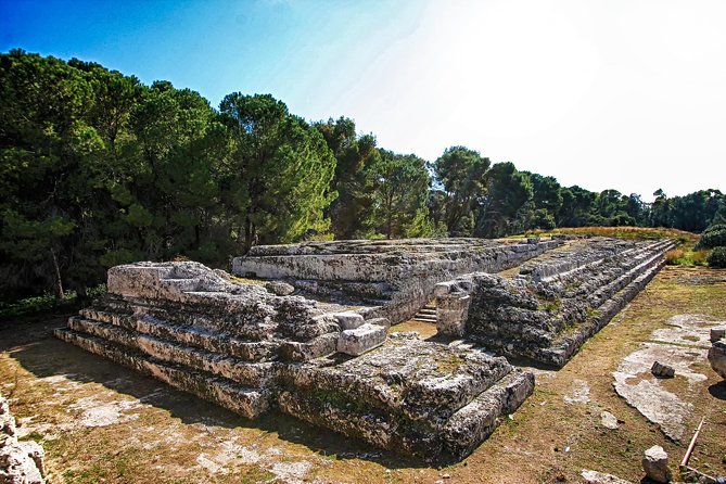 Ancient Syracuse: private guided tour of the Neapolis archaeological park - Ear of Dionysius: myth and a close-up limestone moment