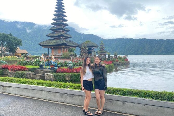 Ancient Temples and Jatiluwih Rice Terrace Private Tour - Ulun Danu Beratan Temple: a lake temple with mountain-hill vibes
