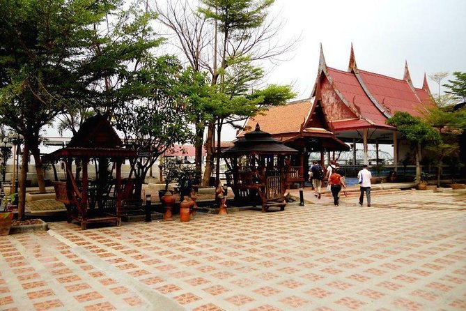 Ancient Wonders of Ayutthaya with Return Scenic River Cruise - Temple etiquette and dress code: avoid the awkward stops