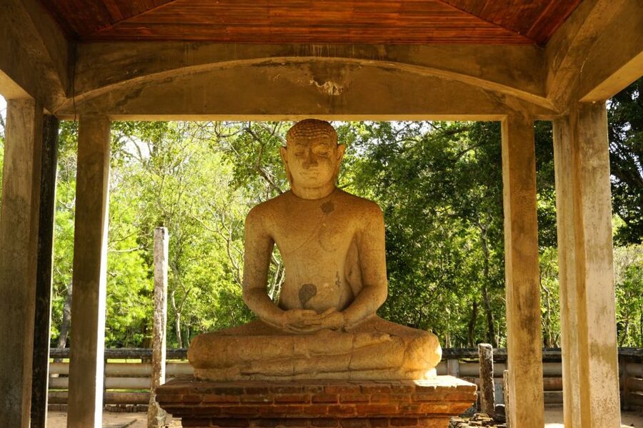 Anuradhapura Private Ancient City Day Tour - Abhayagiri Vihara and the monastery spaces: ruins that explain beliefs