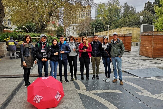 Baku Oil Heritage & Old Town Walking Tour - How the 2.5 hours really works (pace, group size, and your best prep)