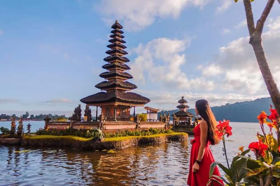 Bali: Private UNESCO World Heritage Sites Tour - Ulun Danu Beratan at Lake Beratan: Cool Air and Iconic Water Temple Views