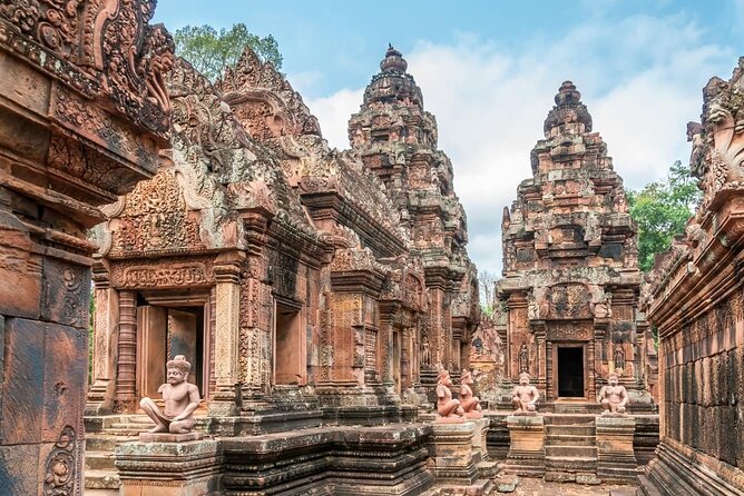 Banteay Srei and Grand Circuit Heritage Tour from Siem Reap - Getting Picked Up in Siem Reap at 8:00 and Staying Comfortable