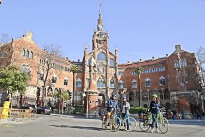 Barcelona: 2.5-Hour Bike or E-Bike Historical Tour - Getting Started at Passeig de Lluís Companys, 10 (and Finding It)