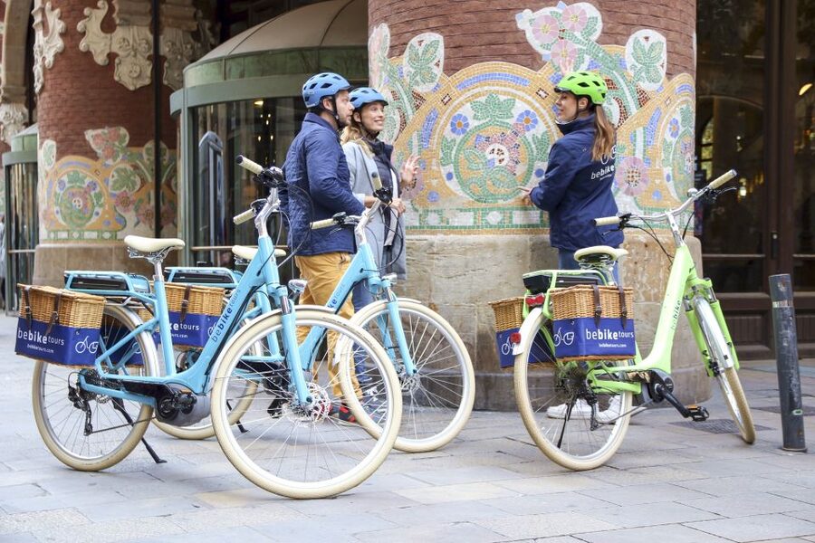 Barcelona: 2.5-Hour Bike or E-Bike Historical Tour - Rolling Through El Born and Mercat del Born Without Losing Time