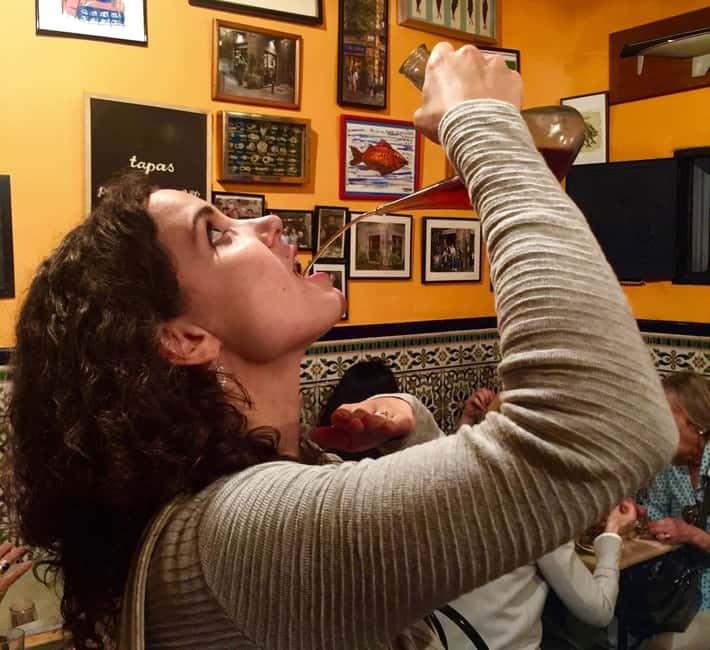 Barcelona: 3-Hour Sips, Sites & Bites Food & History Tour - Guide quality: what you’re betting on