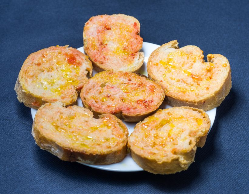 Barcelona: Market, Tasty Tapas/Food and Gothic History Tour - Pintxos and Clara beer: learning Catalan order-language fast