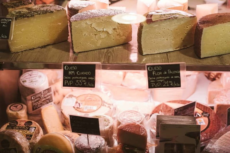 Barcelona: Tapas, Wine & History Tour of the Old Town - Price and value: $128 for dinner plus a guided Old Town story