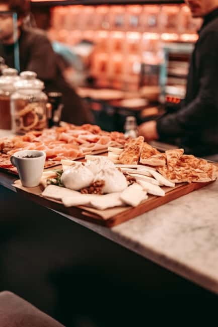Barcelona: Tipsy Tapas & History Tour in the Gothic Quarter - A 3-hour Barcelona night: tapas, drinks, and real Gothic Quarter context