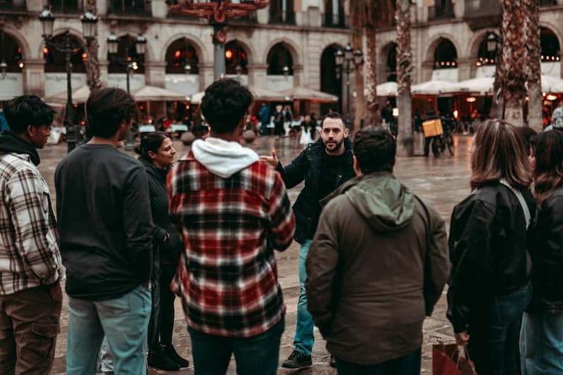 Barcelona: Tipsy Tapas & History Tour in the Gothic Quarter - Stop 1 in the Gothic Quarter: two traditional bites and your first drink