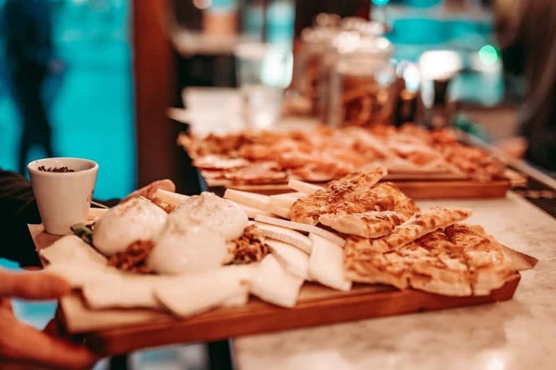 Barcelona: Tipsy Tapas & History Tour in the Gothic Quarter - The walking portion: Gothic Quarter history you can point to