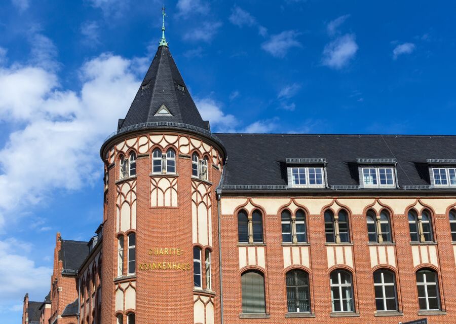 Berlin: Berlin Charité Guided History Tour - Charité as a scientific engine: Virchow to Koch to Behring to Sauerbruch