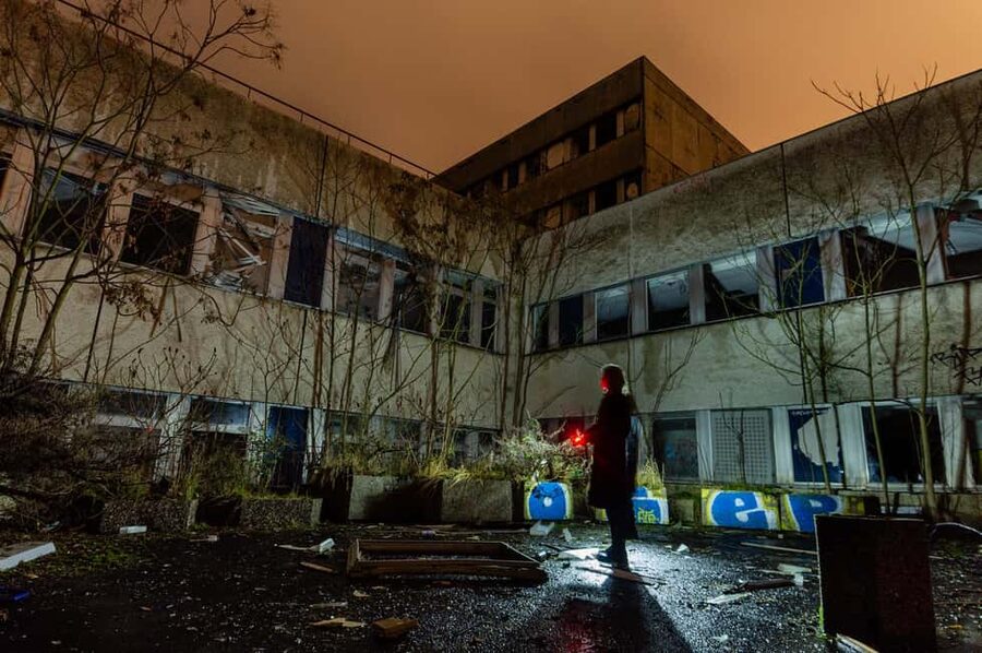 Berlin: Urbex Abandoned Places & History Tour - Underground time: dungeons, tunnels, and the art in the dark