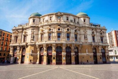Bilbao Historical Tour - San Nicolás and the church-lined introduction to Bilbao