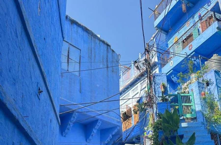 Blue City Heritage Walking Tour With Pick Up & Drop Off - Pickup, meeting point, and how you’ll actually start moving