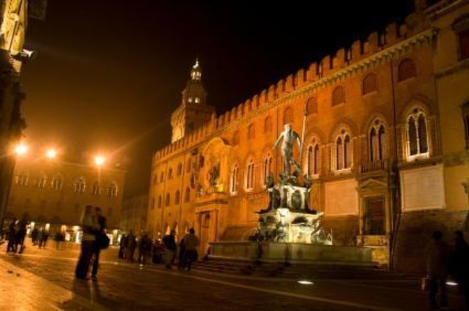 Bologna historical art walking tour with hidden gems and tastings - Palazzo d’Accursio: Frescoes, Chapel, and a Staircase Built for Horsemen