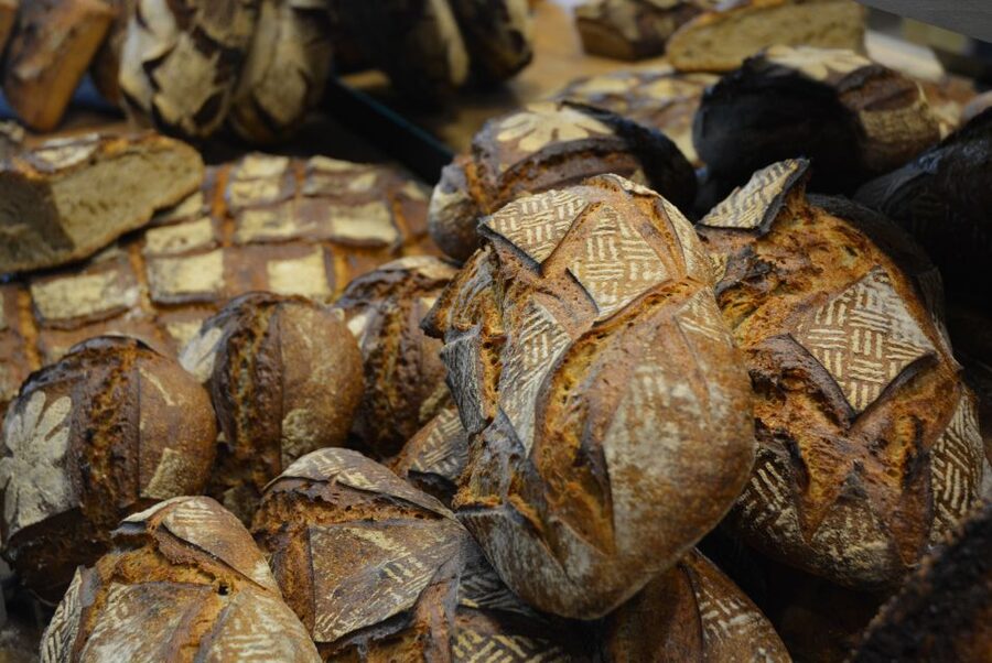 Bordeaux: Walking Tour of the City's Best Bakeries - Saint Michel Basilica start: finding the green door and getting your bearings