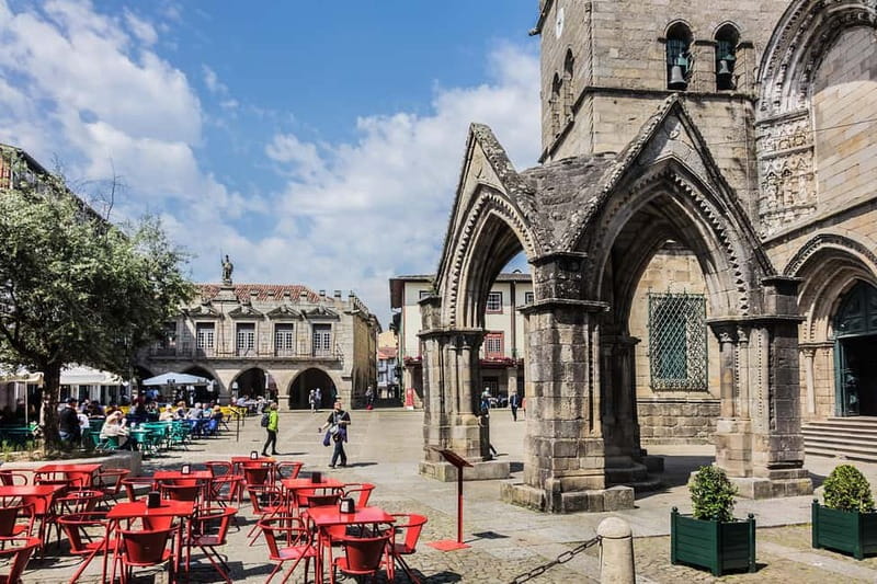 Braga and Guimarães - The Heritage Tour - Porto to the north: the panoramic coach rhythm