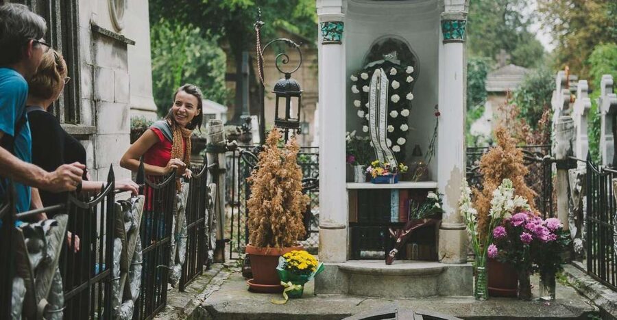 Bucharest: 3-Hour Dark History Tour with a Local - Six Cemeteries on One Street: How Bellu Cemetery Tells Bucharest’s Story