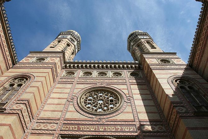 Budapest Jewish Heritage Memorial Walking Tour & Synagogue Entry - Start at Dohány Street Synagogue: Budapest’s Big Jewish Landmark