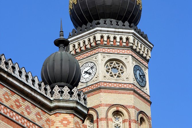 Budapest Jewish Heritage Memorial Walking Tour & Synagogue Entry - Kosher Bakery Stop and Carmel Discount: Turn Learning Into Evening Plans