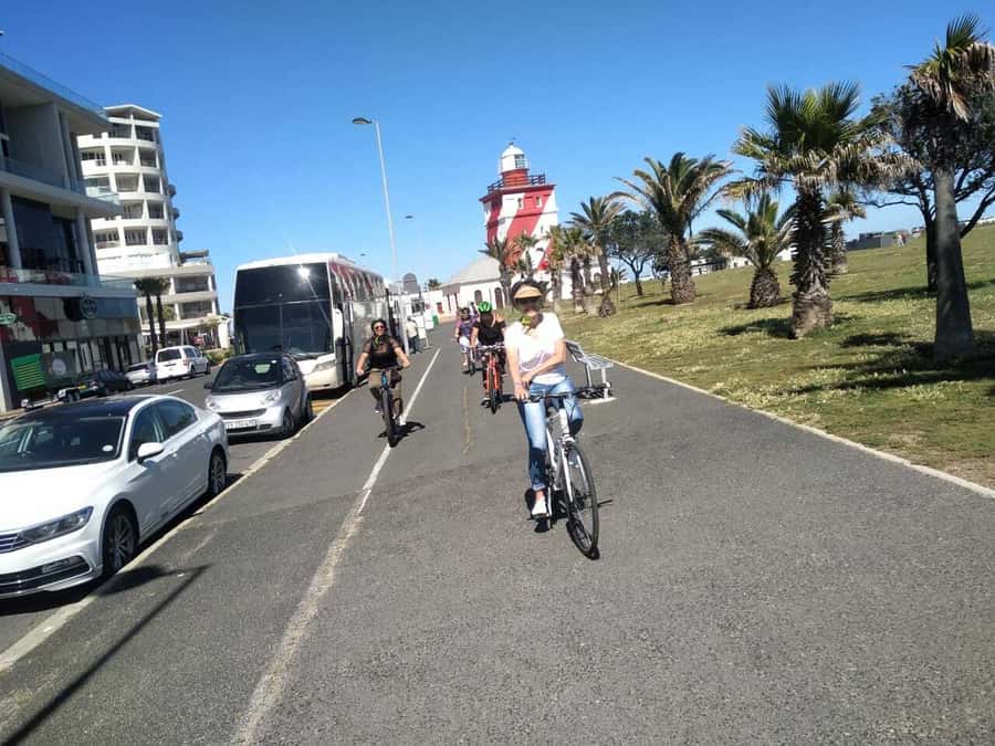 Cape Town Guided City Cycling Heritage Tour - Private Tour - Greenpoint Park and Cape Town Stadium: city life on two wheels