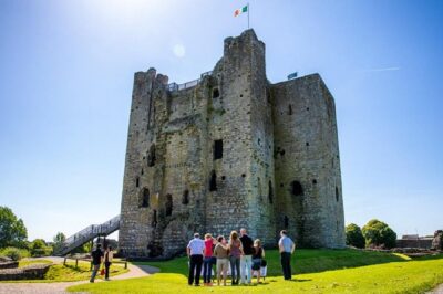 Celtic Boyne Valley & Ancient Sites Day Tour From Dublin - Hill of Tara: the high-kings center with serious wind and big views