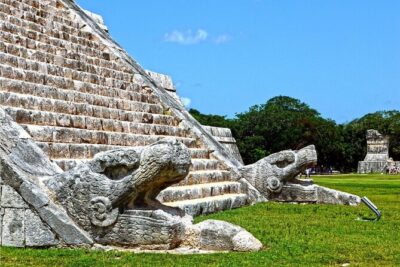 Chichen Itza Guided Historical Tour with Lunch Included - Chichen Itza With a Real Guide: El Castillo up close