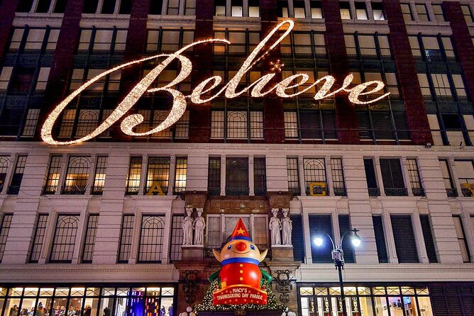 Christmas in New York: Private Holiday History Tour - Rockefeller Center: Christmas tree, art deco drama, and holiday spectacle