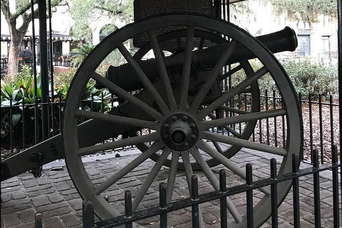 Civil War Savannah!! Guided Walking Tour - The Historic District context that the Civil War can’t escape