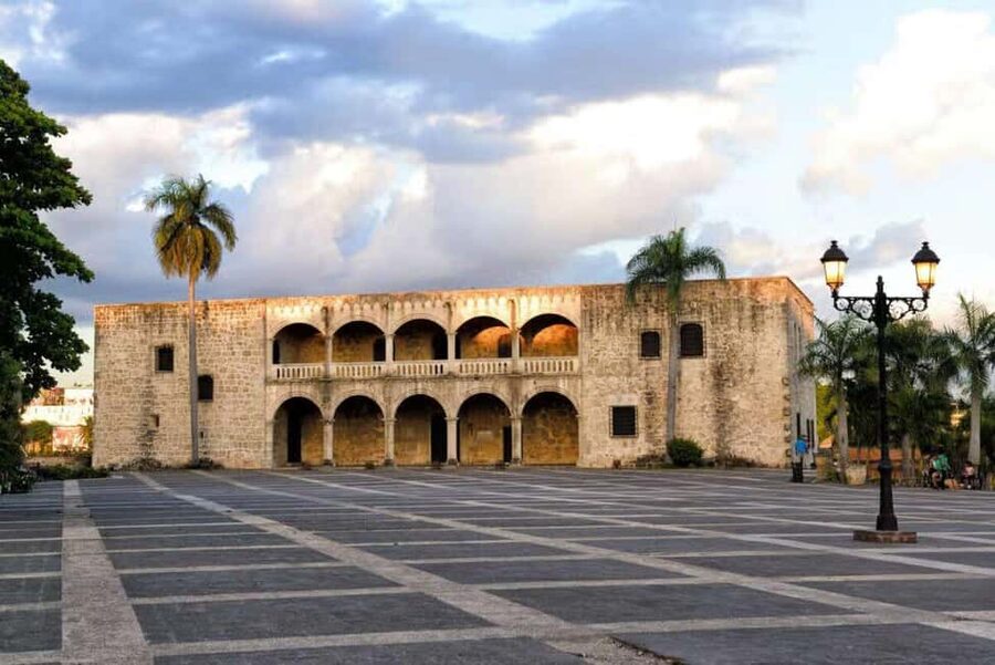 Colonial Zone: Historical Tour with a visit to the Columbus Lighthouse and Tres Ojos Park - The guided Colonial Zone walk: where the city’s key monuments cluster