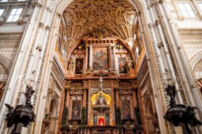 Córdoba: Skip-the-Line Great Mosque-Cathedral History Tour - Finding the meeting point: one olive tree beats a hundred orange trees
