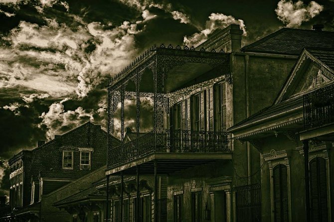 Dark History Tour In New Orleans - Why the guide background matters more than you’d think