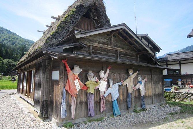 [Day trip bus tour from Kanazawa Station] Weekend only! World Heritage Shirakawago Day Bus Tour - Freedom walk in Shirakawa-go: where your 3 hours really go
